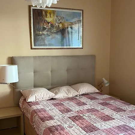 Appartement Przy Parku Centralnym 2 *